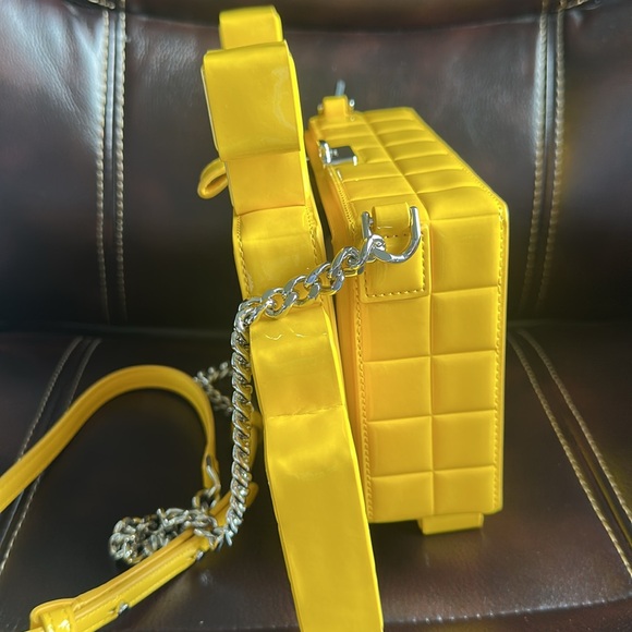 NWT Kate ♠️ Spade special edition SPACE INVADERS Yellow Pixelated Handbag - Picture 10 of 16